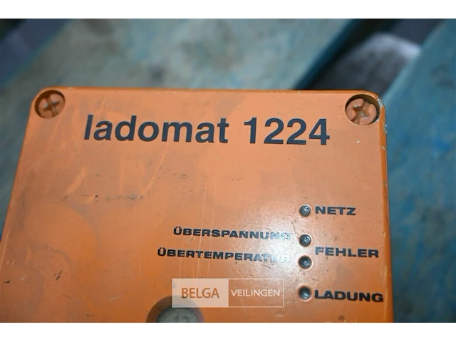 Beos ladomat 1224 batterijlader - afbeelding 5 van  6