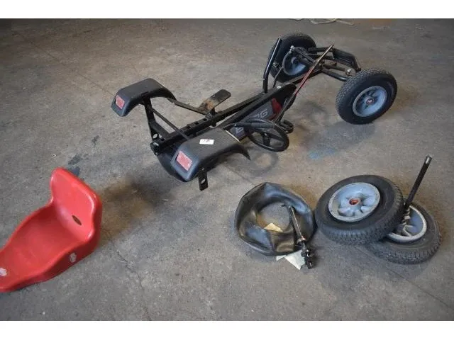 Berg bfr gocart zwart/rood onderdelen/ - afbeelding 1 van  7