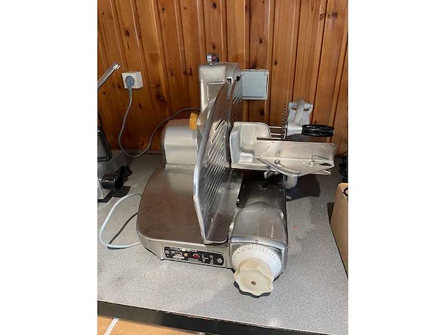 Berkel - 834 - snijmachine berkel - afbeelding 1 van  3