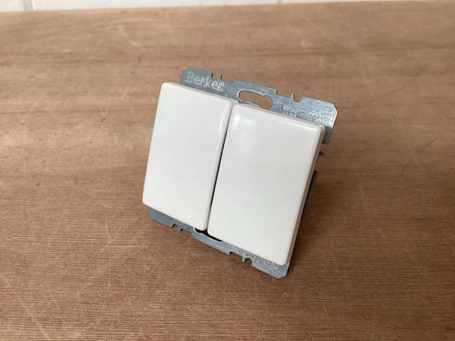 Berker arsys dubbele serieschakelaar, wit (115x) - afbeelding 1 van  3
