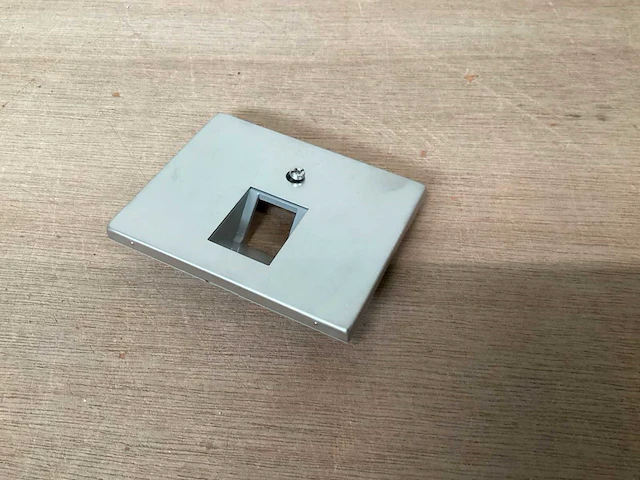 Berker k5 rvs afdekplaat rj-45 (315x) - afbeelding 1 van  3