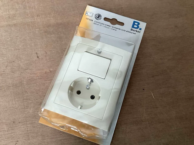Berker s1 inbouwcombinatie met randaarde (33x) - afbeelding 2 van  3