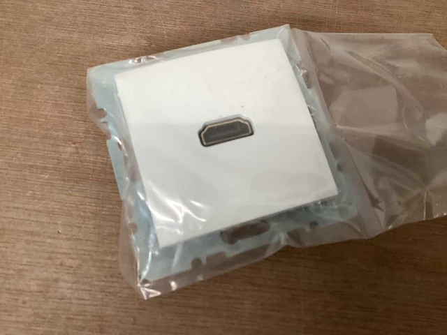 Berker s1 wandcontactdoos hdmi, wit (17x) - afbeelding 1 van  3