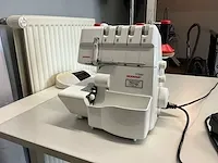 Bernina 110d naaimachine - afbeelding 2 van  6