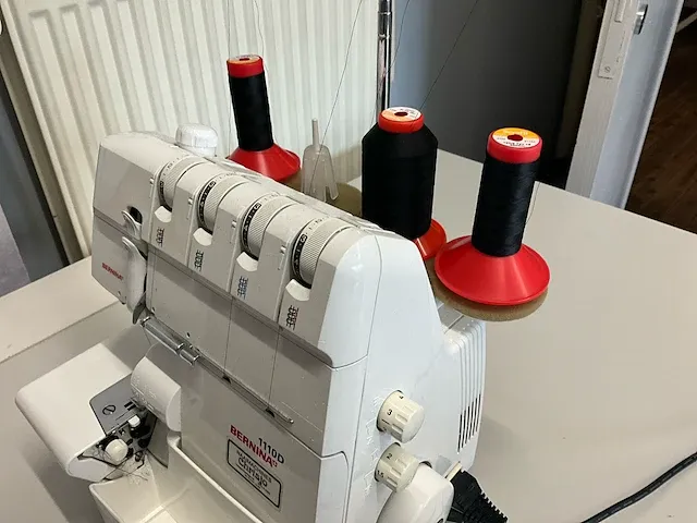 Bernina 110d naaimachine - afbeelding 3 van  6