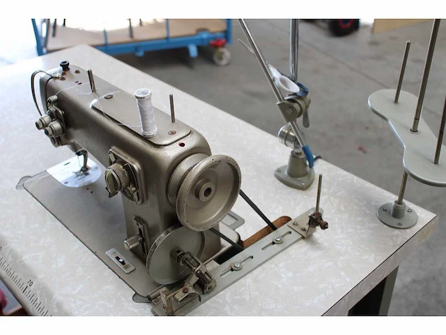 Bernina 517 naaimachine - afbeelding 6 van  10