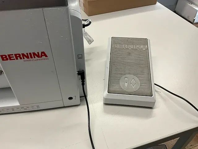 Bernina lun naaimachine - afbeelding 4 van  7