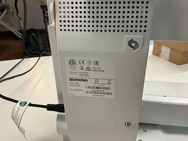 Bernina lun naaimachine - afbeelding 6 van  7