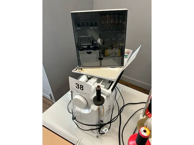 Bernina lun naaimachine - afbeelding 7 van  7