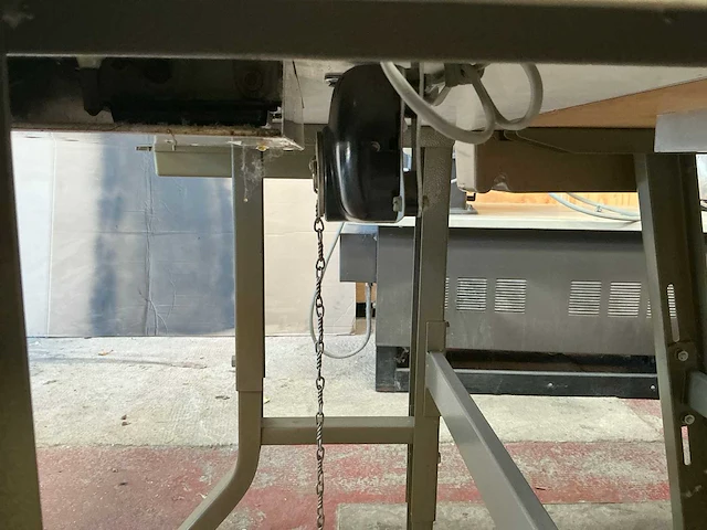 Bernina naaimachine - afbeelding 8 van  8
