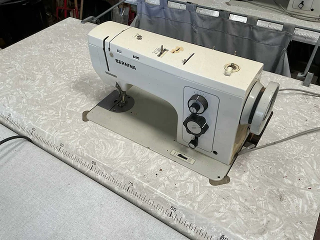 Bernina naaimachine - afbeelding 3 van  7