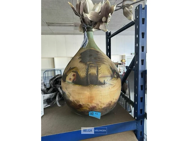 Beschilderde vaas met kunstbloem - afbeelding 1 van  4