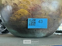 Beschilderde vaas met kunstbloem - afbeelding 4 van  4