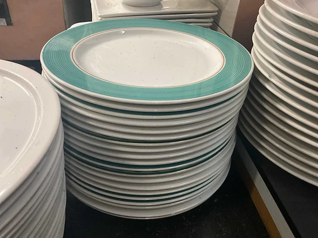 Bestek, servies en diversen - afbeelding 24 van  27