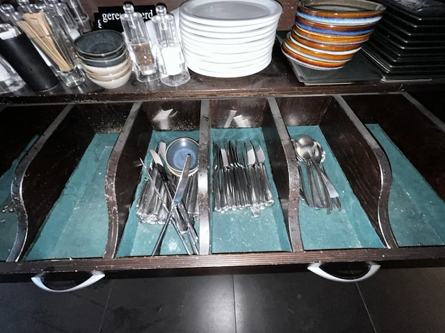 Bestekkast met inhoud - afbeelding 4 van  8