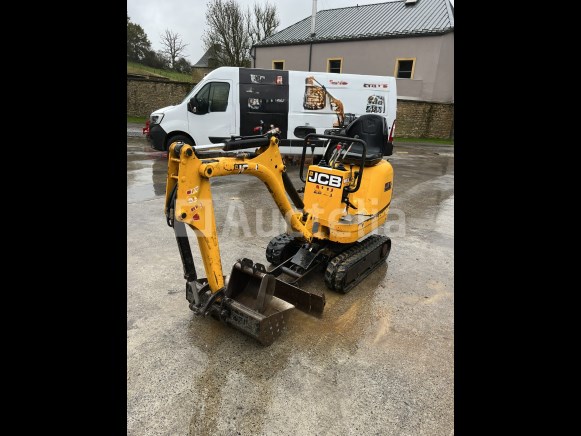 Bestelwagen, compressoren, gereedschap, verlichting, meubels