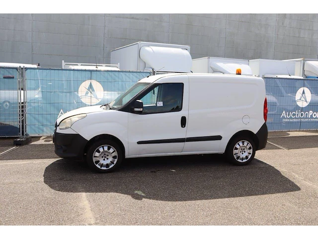 Bestelwagen fiat doblo benzine 95pk 2012 - afbeelding 1 van  1