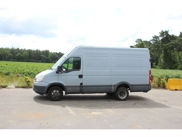 Bestelwagen iveco daily 2.3 hpi diesel 2010 - afbeelding 1 van  1