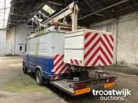 Bestelwagen met hoogwerker - afbeelding 10 van  12