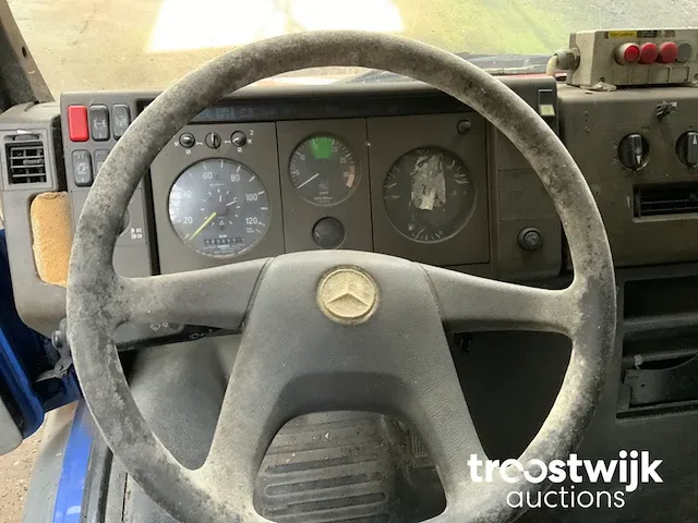 Bestelwagen met hoogwerker - afbeelding 12 van  12