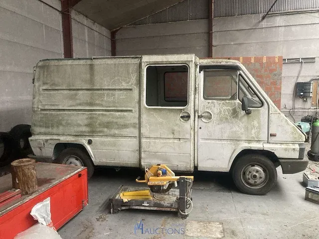 Bestelwagen renault - afbeelding 2 van  6