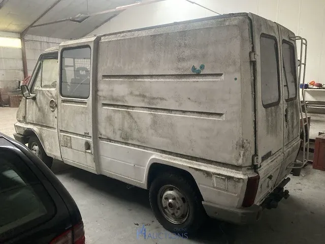 Bestelwagen renault - afbeelding 3 van  6