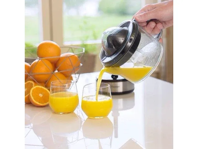 Bestron elektrische citruspers, sinaasappelpers incl. 2 perskogels en aromadeksel, motor met twee draairichtingen (links/rechts), sap reservoir: 0.7 liter, 40 watt, kleur: zilver - afbeelding 3 van  5