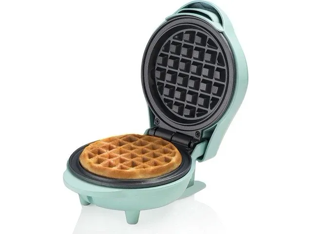 Bestron mini-wafelijzer voor klassieke wafels, wafelijzer met antiaanbaklaag, , retro design, 550 watt - afbeelding 2 van  4