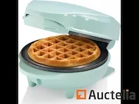 Bestron mini-wafelijzer voor klassieke wafels, wafelijzer met antiaanbaklaag, voor kinderfeestjes, familiefeest, pasen of kerst, retro design, 550 watt - afbeelding 3 van  4