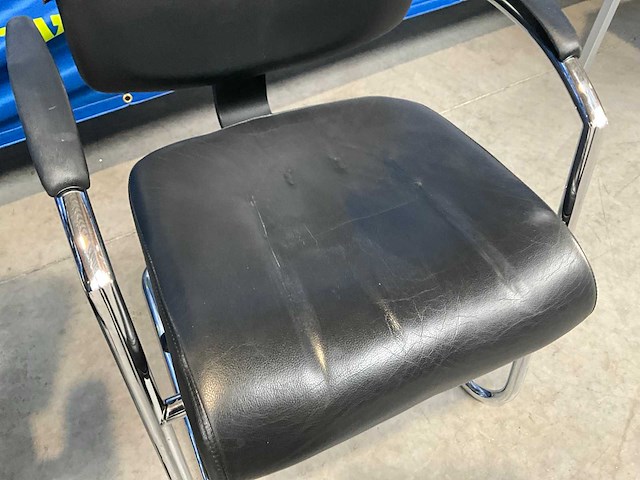 Beta design vergaderstoel + viasit bureaustoel - afbeelding 4 van  7