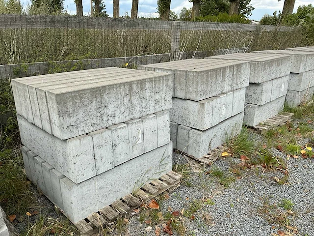 Beton borduren 168st - afbeelding 1 van  2