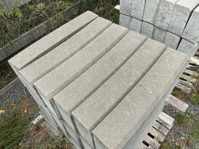 Beton borduren gebogen 48st - afbeelding 2 van  2