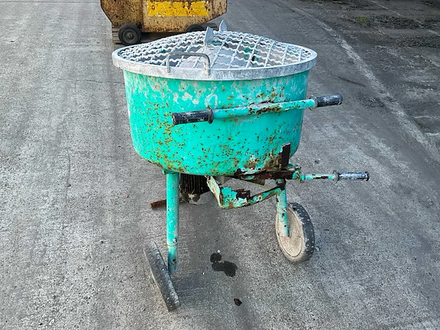 Beton cement mixer - afbeelding 7 van  10