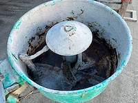 Beton cement mixer - afbeelding 8 van  10