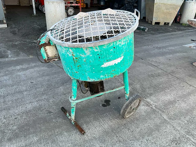 Beton cement mixer - afbeelding 9 van  10
