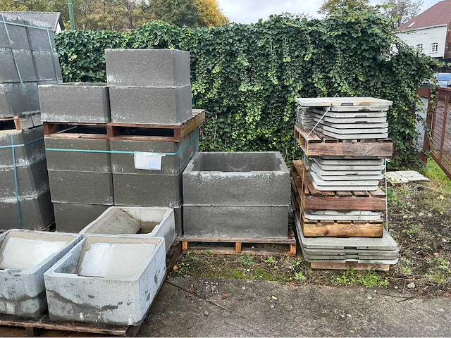 Beton toezichtputten beton en plastieken (136x) - afbeelding 3 van  5