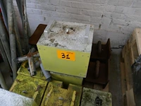 Betonblokken + metalen frame - afbeelding 3 van  4