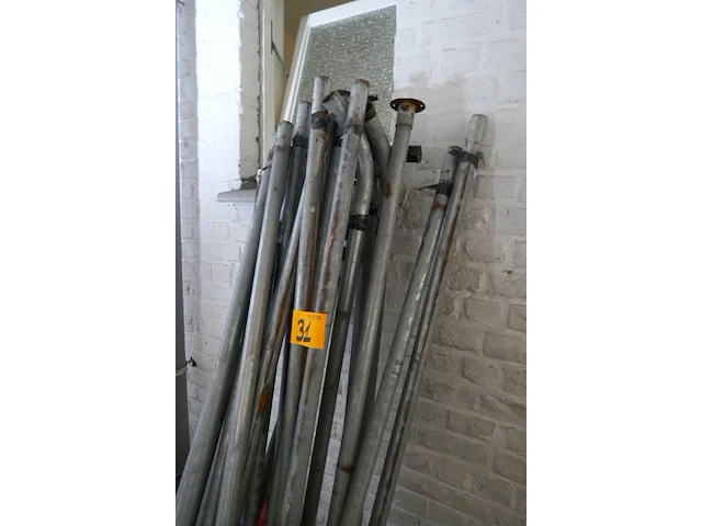 Betonblokken + metalen frame - afbeelding 4 van  4