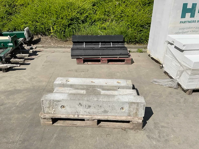 Betonblokken - afbeelding 1 van  4