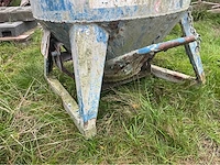 Betonkubel 300liter overige aannemersmateriaal - afbeelding 4 van  4