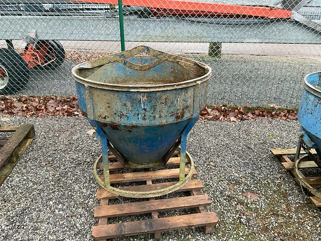 Betonkubel - afbeelding 1 van  3