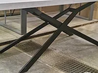 Betonlook / spideronderstel 220x90x77h - diningtable - afbeelding 4 van  7
