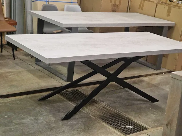 Betonlook / spideronderstel 220x90x77h - diningtable - afbeelding 5 van  7