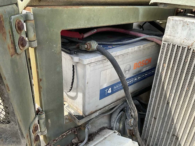 Betonmengwagen - afbeelding 10 van  16