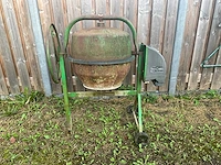 Betonmengwagen - afbeelding 1 van  2