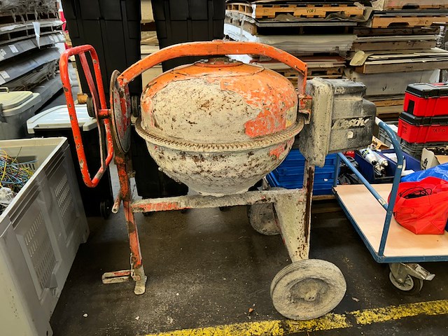 Betonmixer lescha - afbeelding 1 van  7