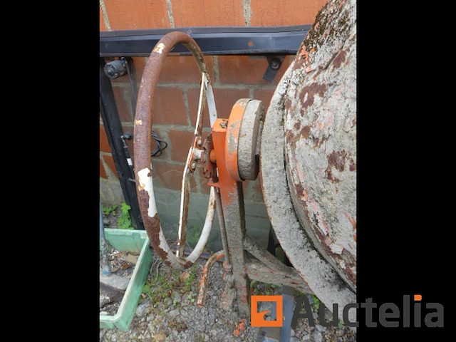 Betonmixer met elektromotor - afbeelding 2 van  10