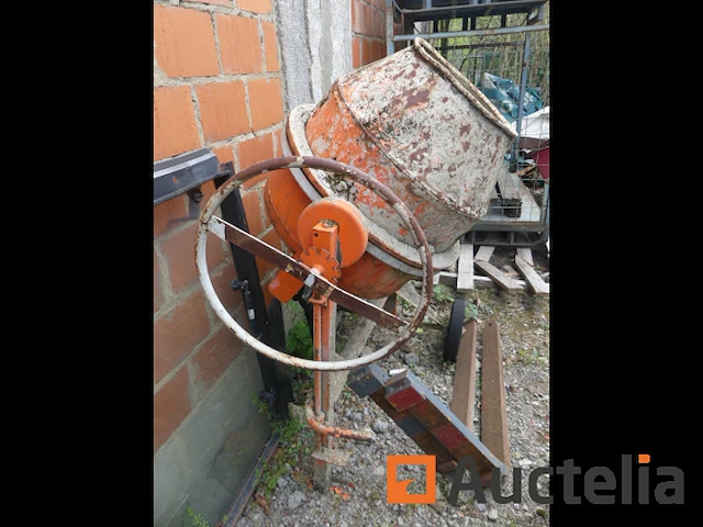 Betonmixer met elektromotor - afbeelding 1 van  10
