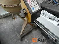 Betonmolen elektrische zisprene model onleesbaar - afbeelding 1 van  6