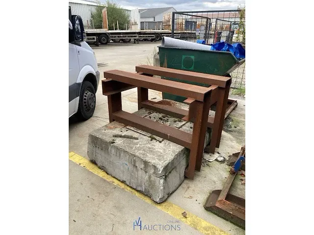 Betonnen contragewicht - afbeelding 1 van  2